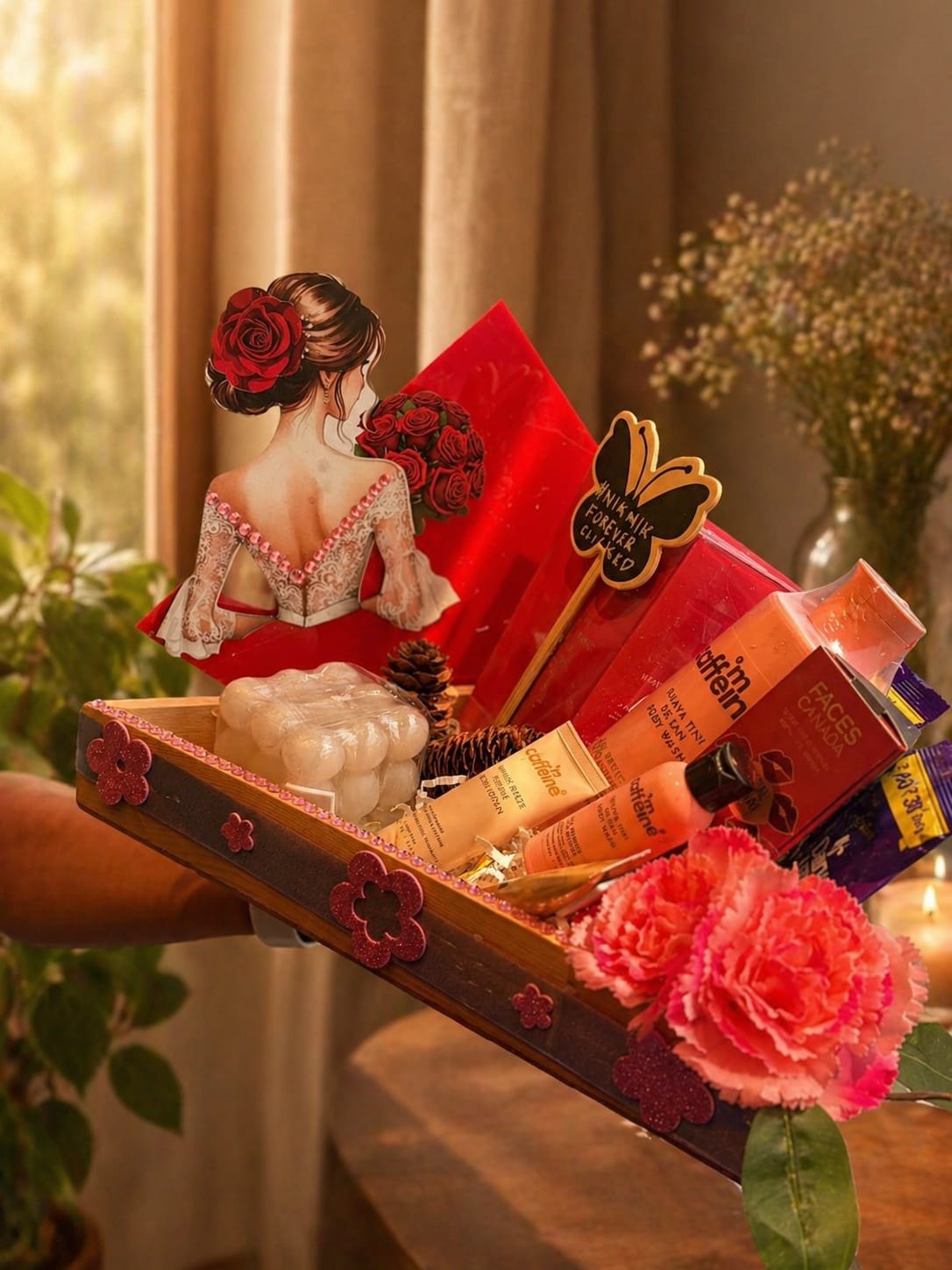 Bride-to-be gift tray with illustrated bride and flowers