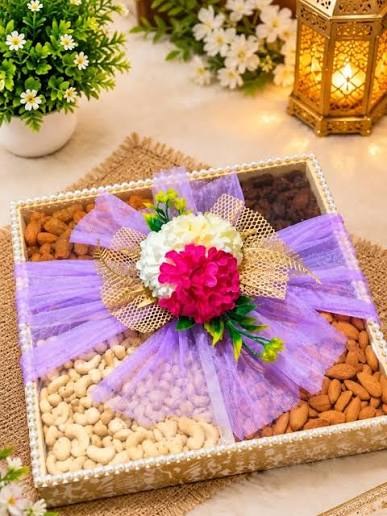 Lilac dry-fruit tray